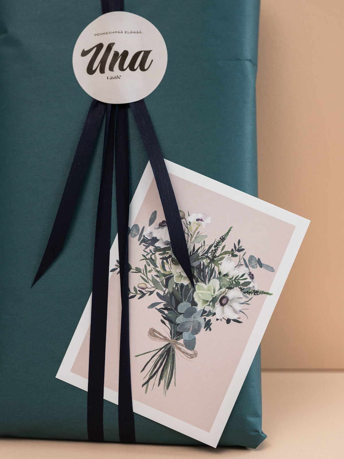 Postcard Henna Adel - Flower bouquet
