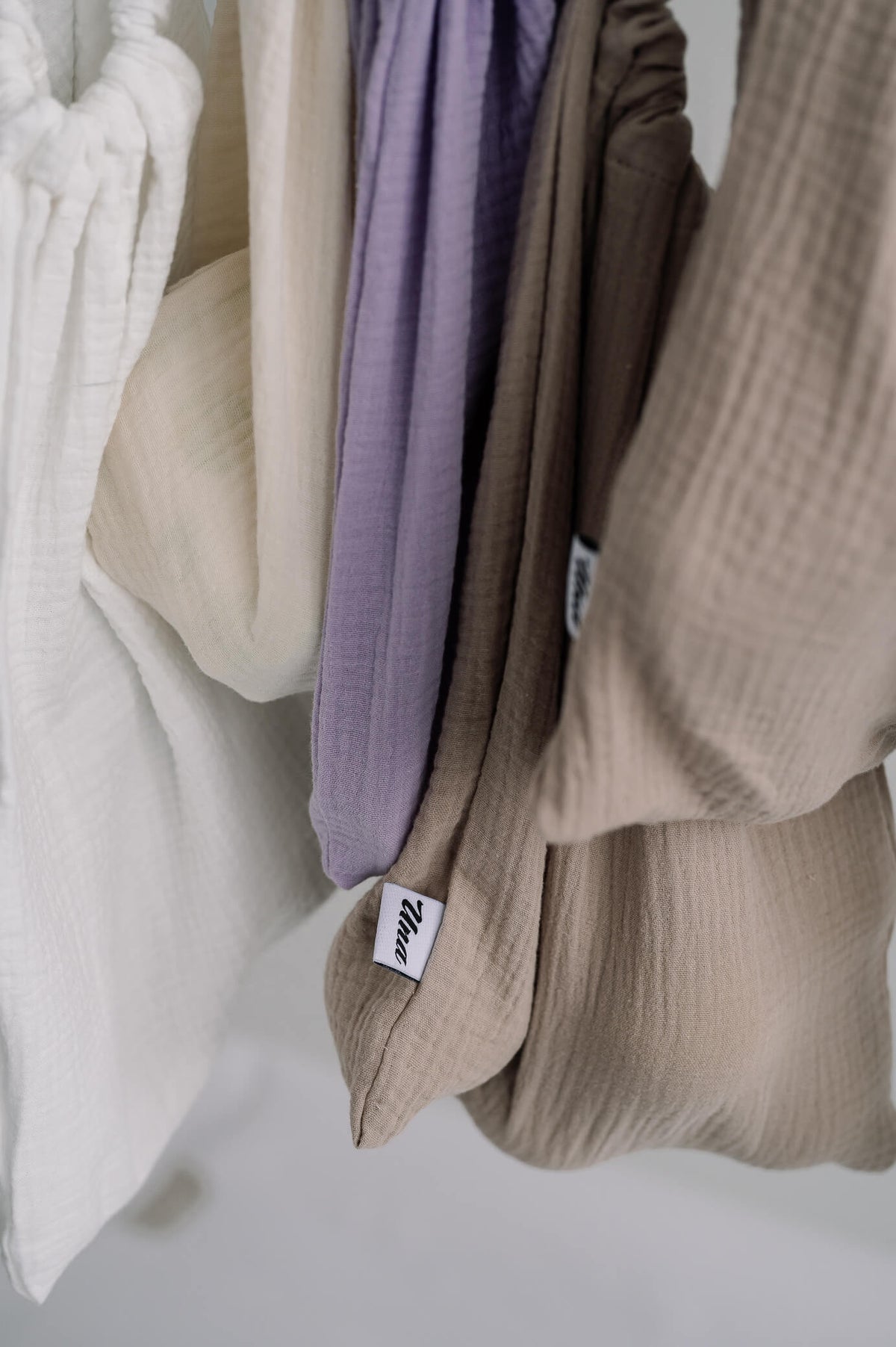 pussukka_white_ivory_lightlavender_darkbeige.jpg