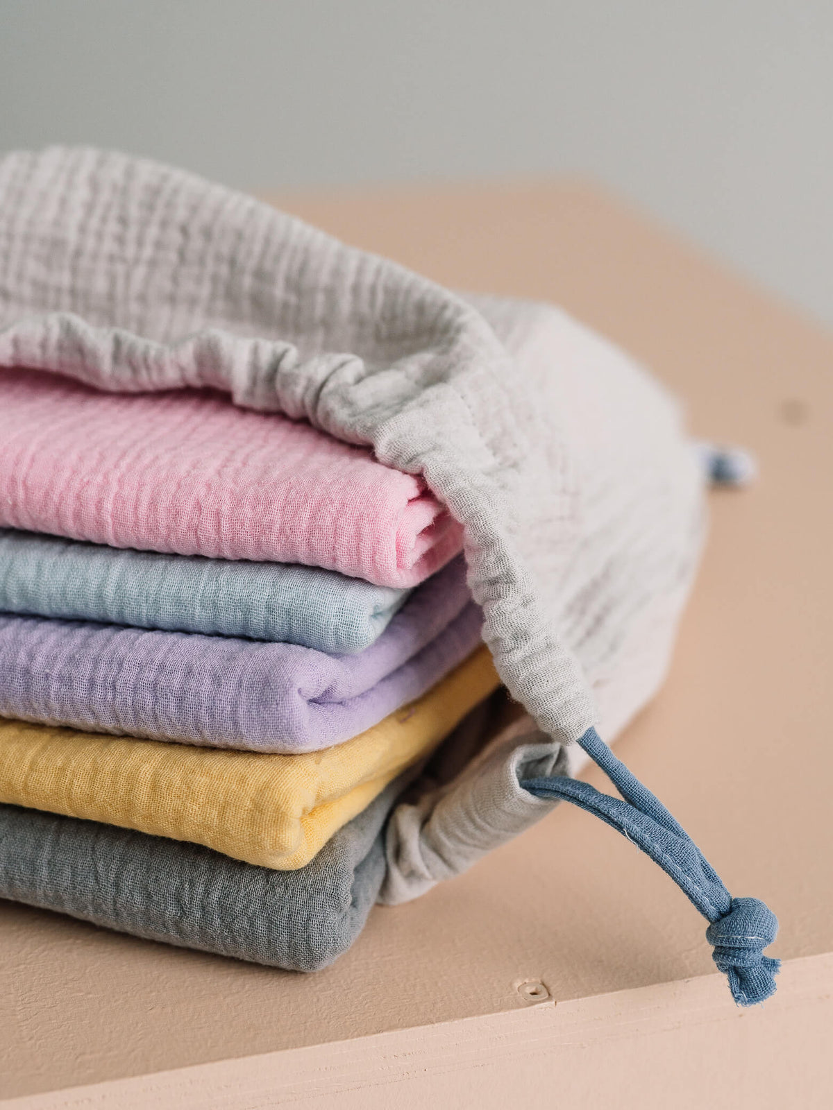 pussukka_lightbeige_harso_pink_babyblue_lightlavender_softyellow_grey_2.jpg