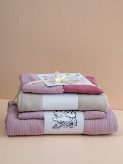 [old rose, raspberry, light beige]